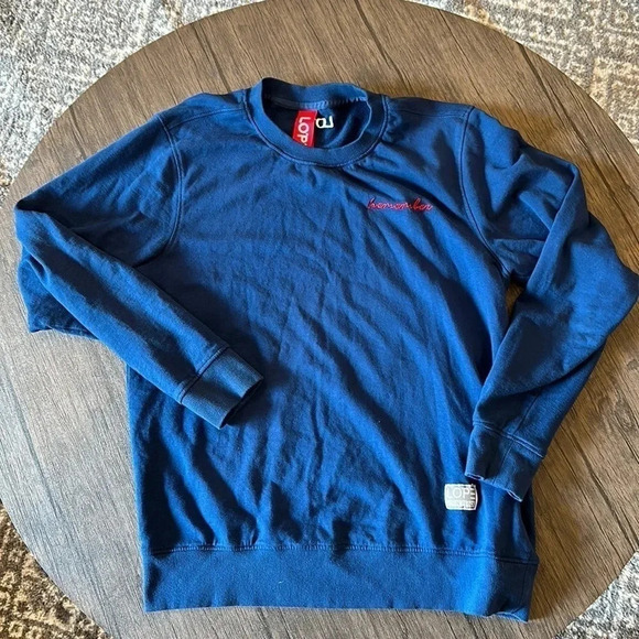 LOPE Tops - LOPE Blue Sweatshirt “remember” size M
